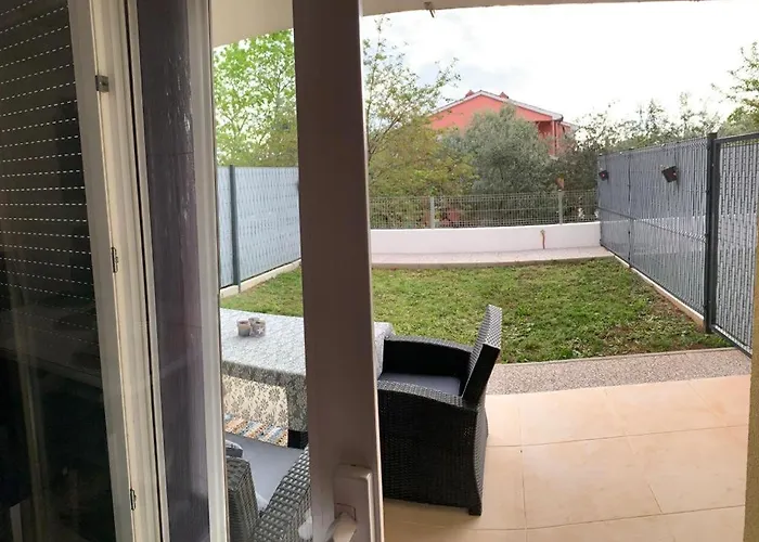 Meli Maisonette