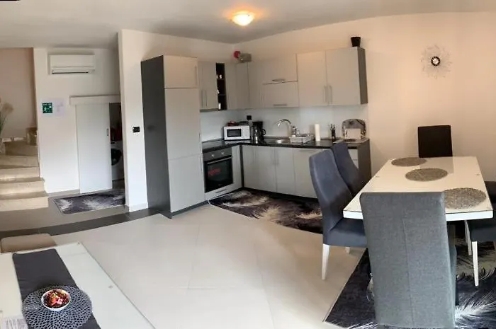 Meli Maisonette Appartamento Ližnjan